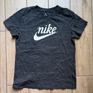 Nike Women Charcoal Tee with White Logo 🤍